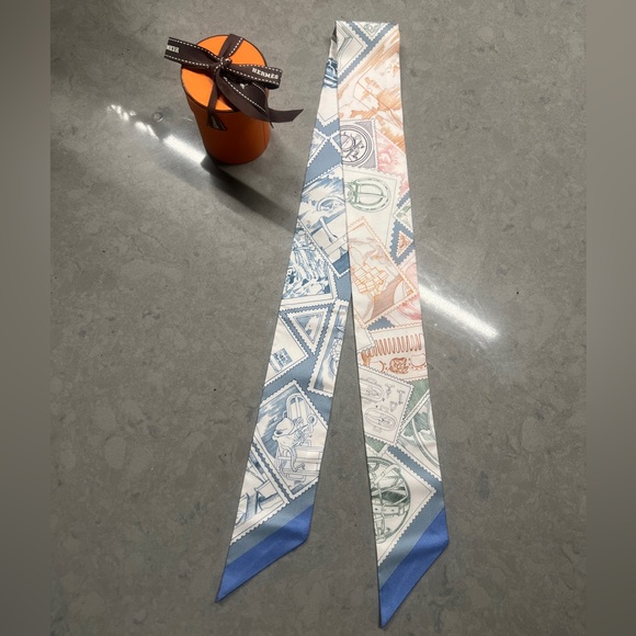 Hermes Le Philateliste du Faubourg Twilly light blue Birkin print - Picture 4 of 10